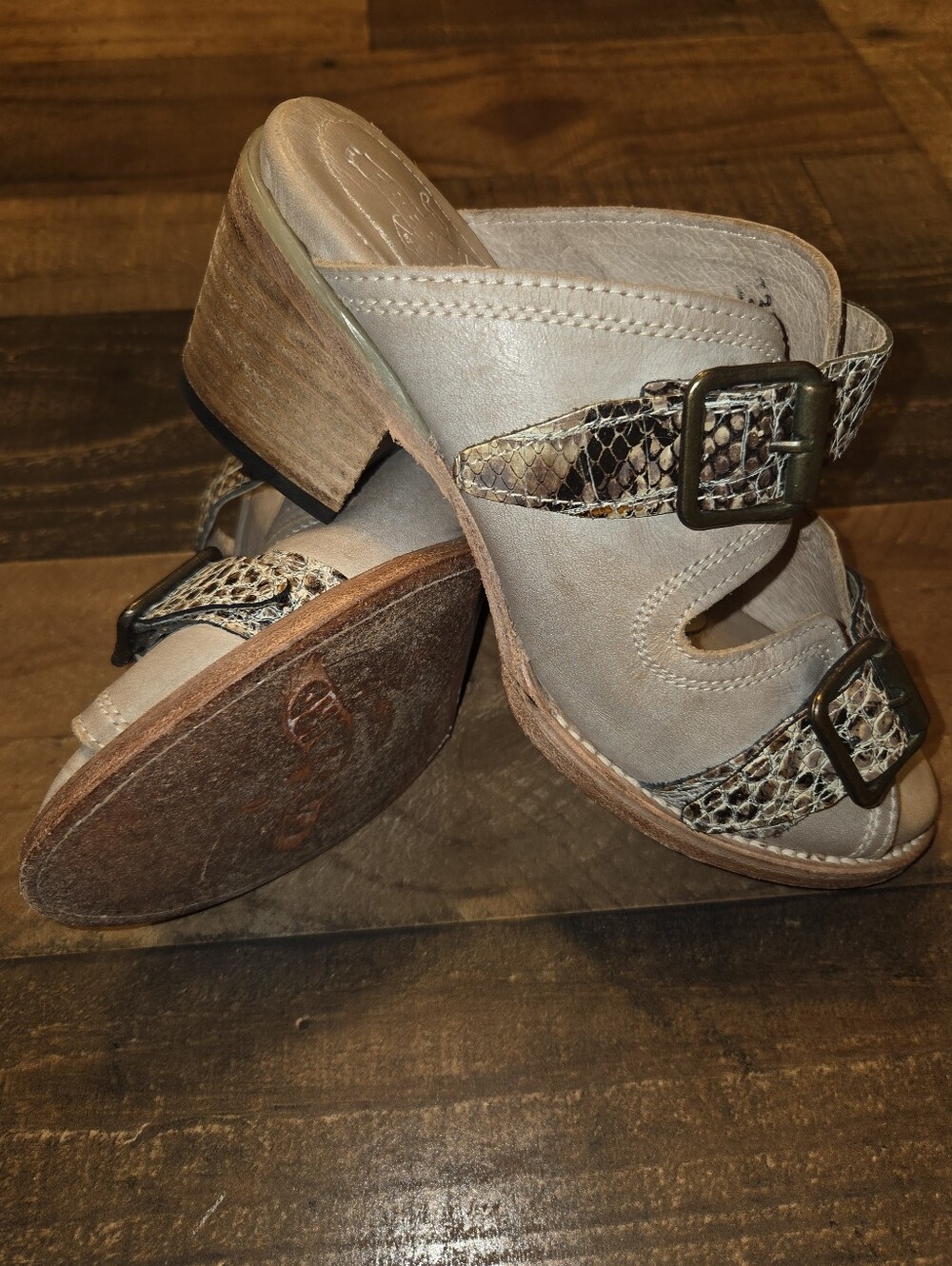 FREEBIRD Stores Caprice Slides Sandals Two-Strap Buckle Mules 7 - Picture 2 of 8